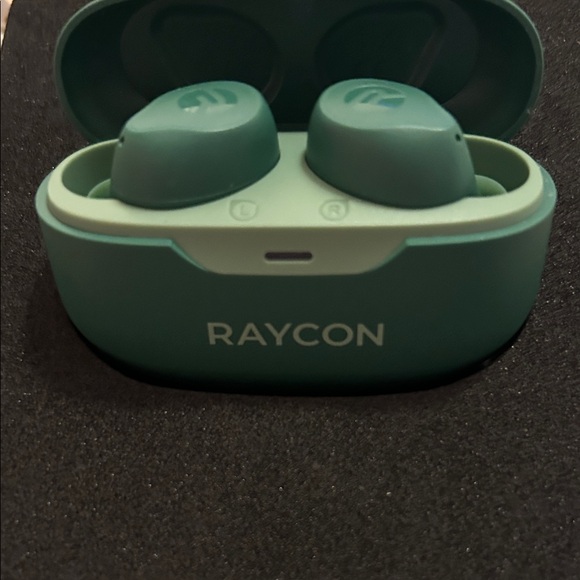 Raycon Earbuds & Case - Picture 5 of 7